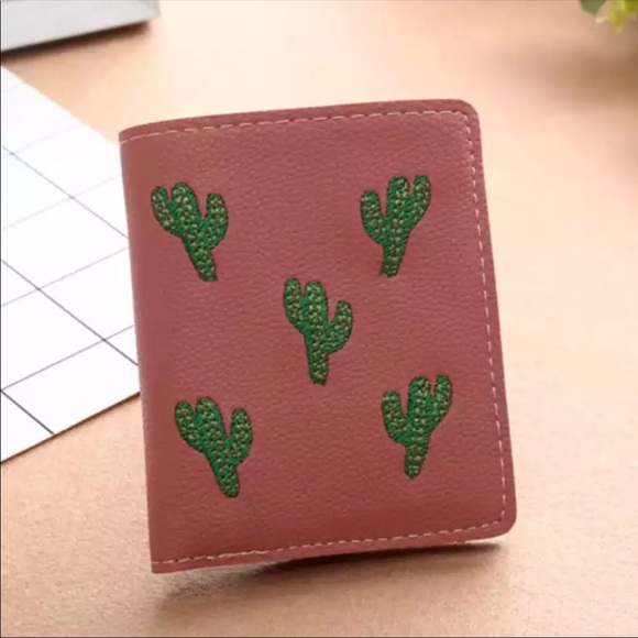 Cactus Print B-Fold Vegan Leather Wallet - Picture 3 of 8